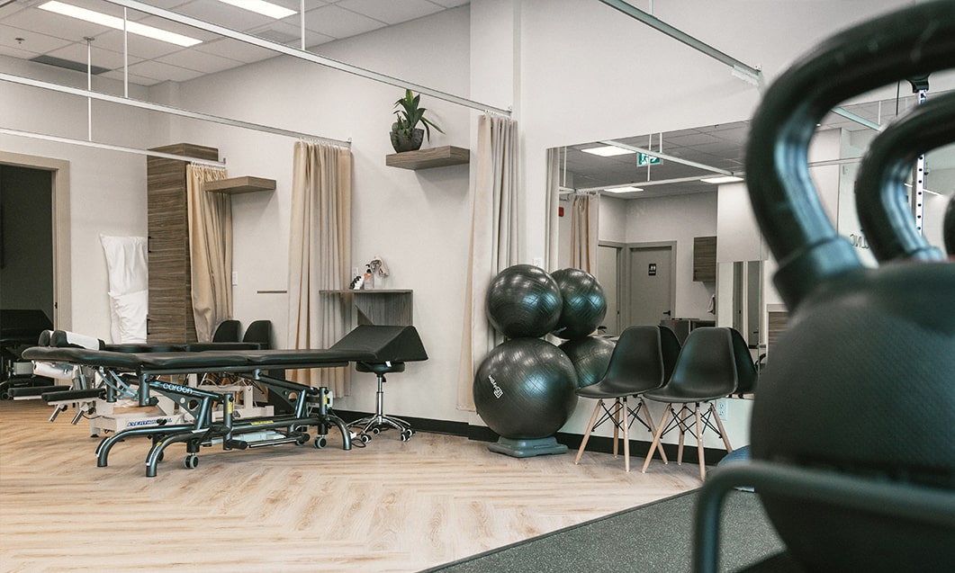 pain-free-health-clinic-south-surrey-richmond-location-interior-chiropractic-min