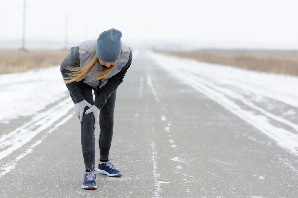 Staying Safe And Mobile During Winter: Physiotherapy Tips For Cold Weather 5 Cold Weather And Joint Stiffness