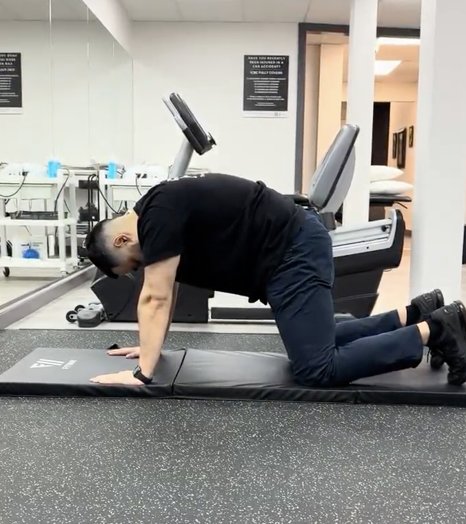 Morning Back Stiffness Relief: Simple Mobility Routine To Improve Spine Movement 1 Cat-Cow For Spinal Mobility