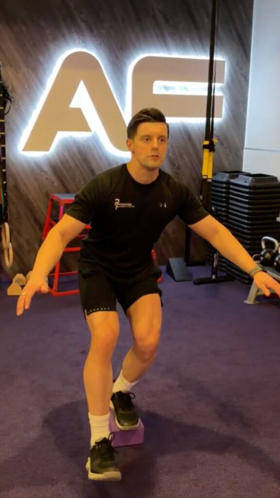 Elevated Single Leg Squat