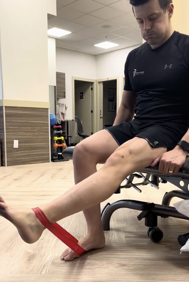 Want Stronger, More Stable Knees? Why The Vmo Muscle Matters 2 Why Use A Banded Knee Extension